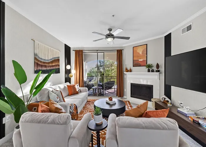 Serene Luxe 2br 2ba Pool Gym Free Parking K1