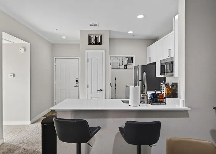 Apartment Serene Luxe 2br 2ba Pool Gym Free Parking K1