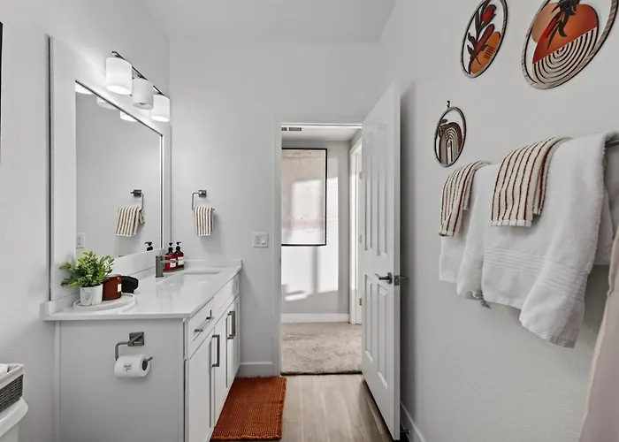 Serene Luxe 2br 2ba Pool Gym Free Parking K1 * Scottsdale