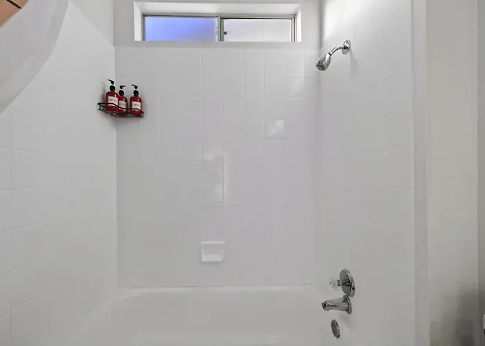 Serene Luxe 2br 2ba Pool Gym Free Parking K1 Apartment Scottsdale