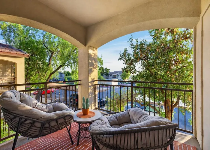 Serene Luxe 2br 2ba Pool Gym Free Parking K1